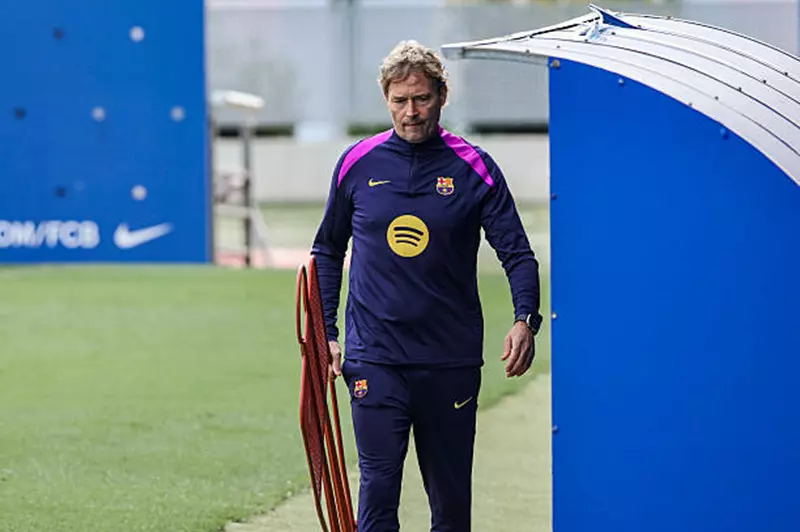 سيخلف فليك مؤقتًا في الكلاسيكو.. من هو ماركوس سورج؟